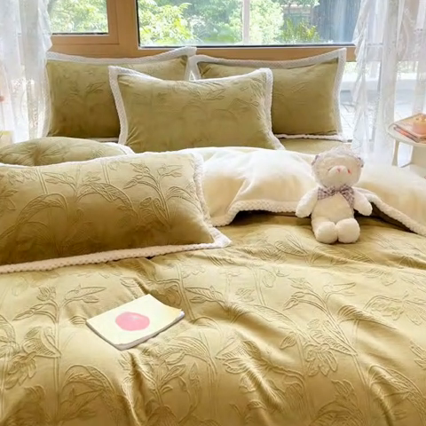 91家纺网 家纺一手货源 找家纺 2024新款简约包边全消光雕花牛奶绒兔兔绒四件套 雕花包边- 枝枝叶叶 海棠绿