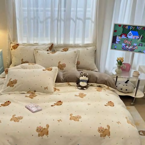 91家纺网 家纺一手货源 找家纺 慕尚家纺 2025新款3.5kg高克重田园花卉类牛奶绒四件套 奇妙猫