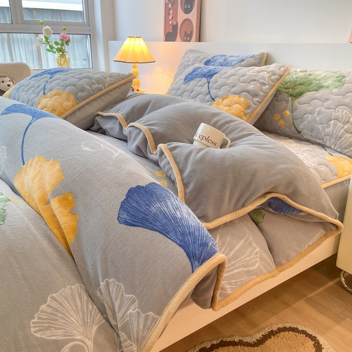 91家纺网 家纺一手货源 找家纺 2024秋冬A类牛奶绒加厚夹棉床笠+牛奶绒被套四件套银杏叶