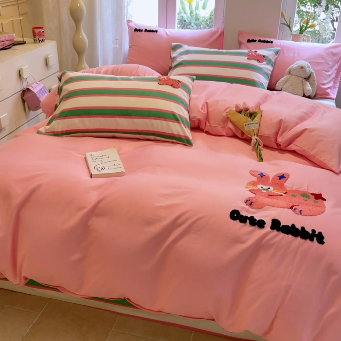 91家纺网 家纺一手货源 找家纺 吉象家纺 2024新款全棉斜纹毛巾绣混搭四件套 可爱兔兔