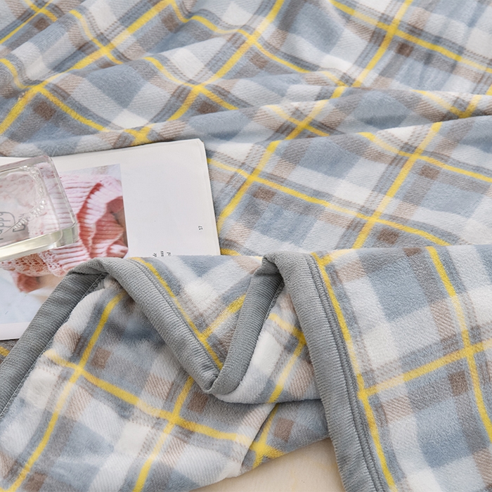 91家纺网 家纺一手货源 找家纺 仟人梦 2024新款A类高克重保暖法兰绒多功能保暖毛毯 简约蓝