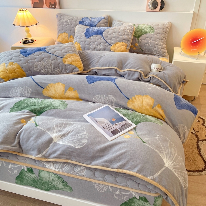 91家纺网 家纺一手货源 找家纺 2024秋冬A类牛奶绒加厚夹棉床笠+牛奶绒被套四件套银杏叶