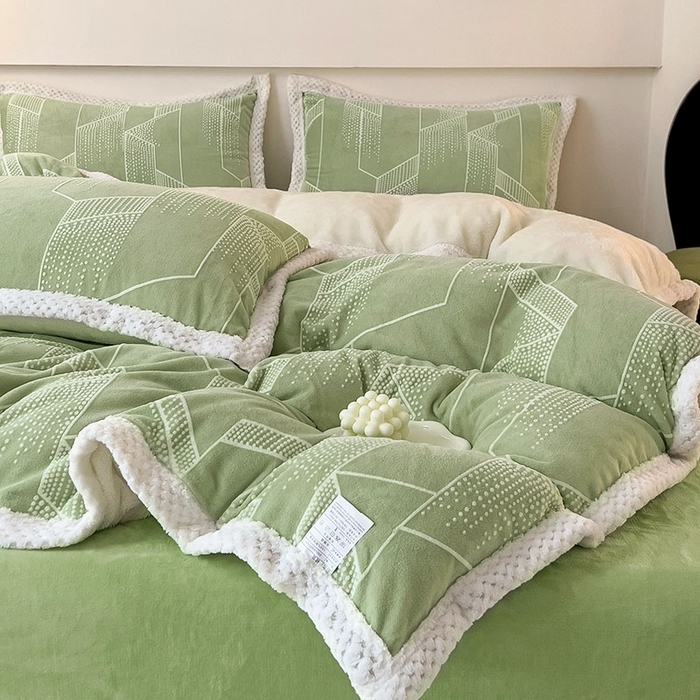 91家纺网 家纺一手货源 找家纺 2024新款简约包边全消光雕花牛奶绒兔兔绒四件套 包边绒 繁星闪耀绿