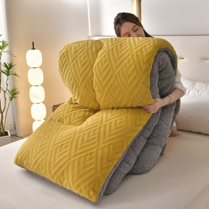 锦逸家居 2025新款剪花牛奶绒冬被纯色冬被雕花牛奶绒冬被被子被芯春秋被 柠檬黄