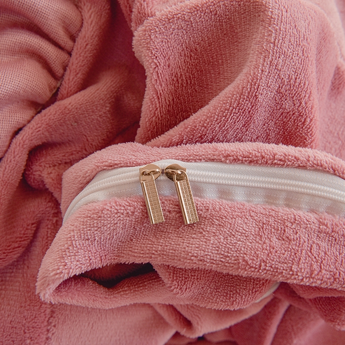 91家纺网 家纺一手货源 找家纺 简爱家纺 2025新款轻奢欧式加厚高克重牛奶绒四件套 珊瑚红