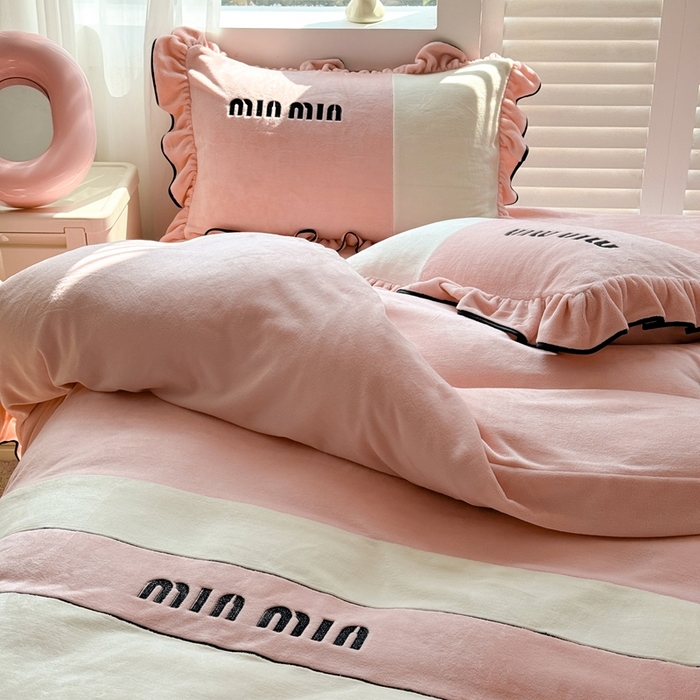 91家纺网 家纺一手货源 找家纺 （总）凯美家居 2024新款牛奶绒刺绣花边四件套-美丽格