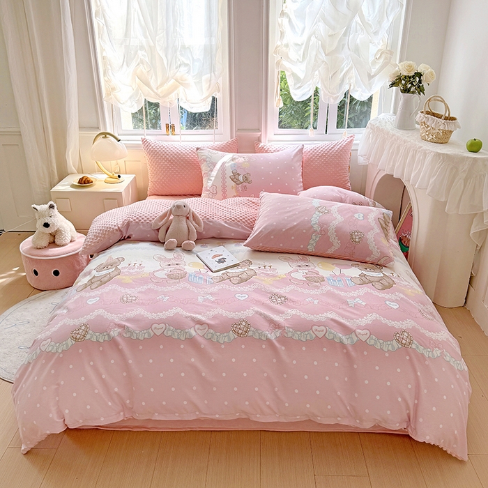 91家纺网 家纺一手货源 找家纺 优迈2024新秋冬加厚保暖全棉+豆豆绒四件套婴儿绒牛奶绒豆豆单被套单人双人加大号棉加绒三件套四件套 萌熊软兔