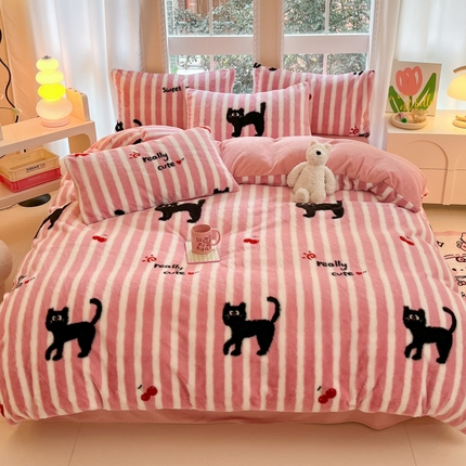 91家纺网 家纺一手货源 找家纺 慕澄家纺 2024新款兔绒牛奶绒加厚保暖印花四件套 黑猫咪咪