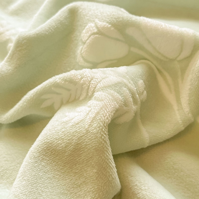 91家纺网 家纺一手货源 找家纺 2024新款简约包边全消光雕花牛奶绒兔兔绒四件套 雕花包边-花丛小鹿 绿