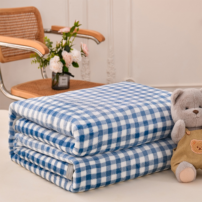 91家纺网 家纺一手货源 找家纺 仟人梦 2024新款A类高克重保暖法兰绒多功能保暖毛毯 蓝小格