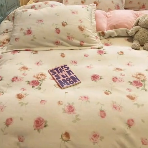 91家纺网 家纺一手货源 找家纺 慕尚家纺 2025新款3.5kg高克重田园花卉类牛奶绒四件套 甜美冬日