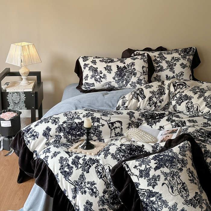 91家纺网 家纺一手货源 找家纺 2024新款加厚保暖高克重法式赫本风牛奶绒四件套 法式-迷境