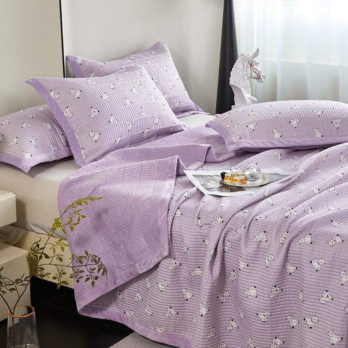 91家纺网 家纺一手货源 找家纺 莎果家纺 2025秋冬一面天丝一面绒高温砂洗床盖三件套 车厘熊仔