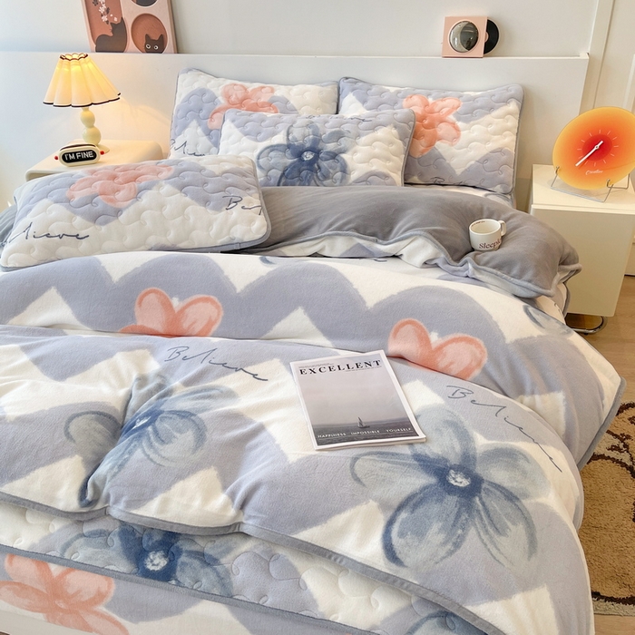 91家纺网 家纺一手货源 找家纺 2024秋冬A类牛奶绒加厚夹棉床笠+牛奶绒被套四件套艾琳娜