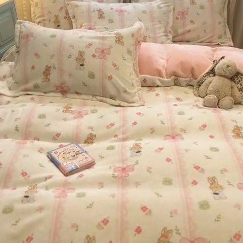 91家纺网 家纺一手货源 找家纺 慕尚家纺 2025新款3.5kg高克重田园花卉类牛奶绒四件套 蝴蝶小兔