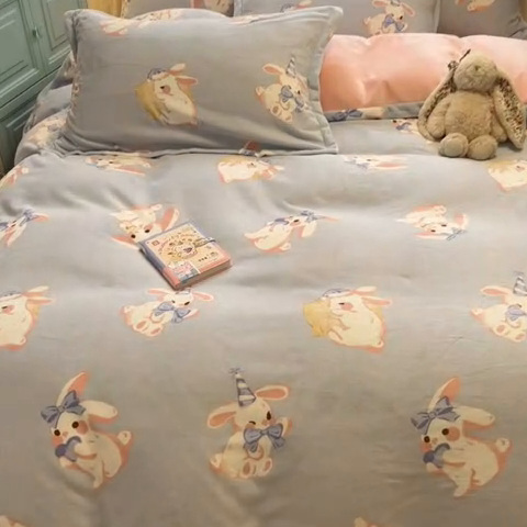 91家纺网 家纺一手货源 找家纺 慕尚家纺 2025新款3.5kg高克重田园花卉类牛奶绒四件套 醒醒兔