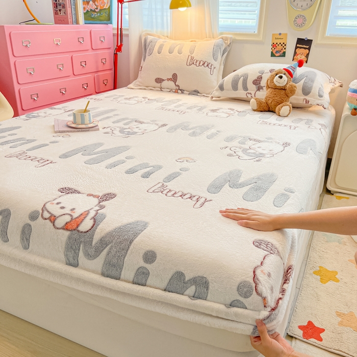 91家纺网 家纺一手货源 找家纺 韩巢家纺 2024新款加厚雪花绒卡通印花保暖床笠三件套 米菲