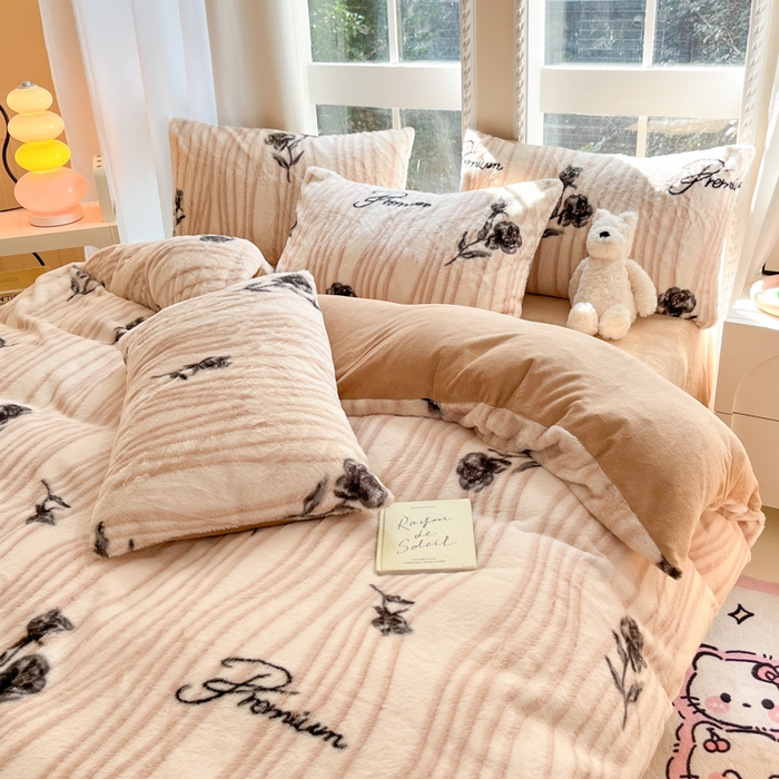 91家纺网 家纺一手货源 找家纺 慕澄家纺 2024新款兔绒牛奶绒加厚保暖印花四件套 线条玫瑰