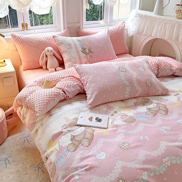 91家纺网 家纺一手货源 找家纺 优迈2024新秋冬加厚保暖全棉+豆豆绒四件套婴儿绒牛奶绒豆豆单被套单人双人加大号棉加绒三件套四件套 萌熊软兔