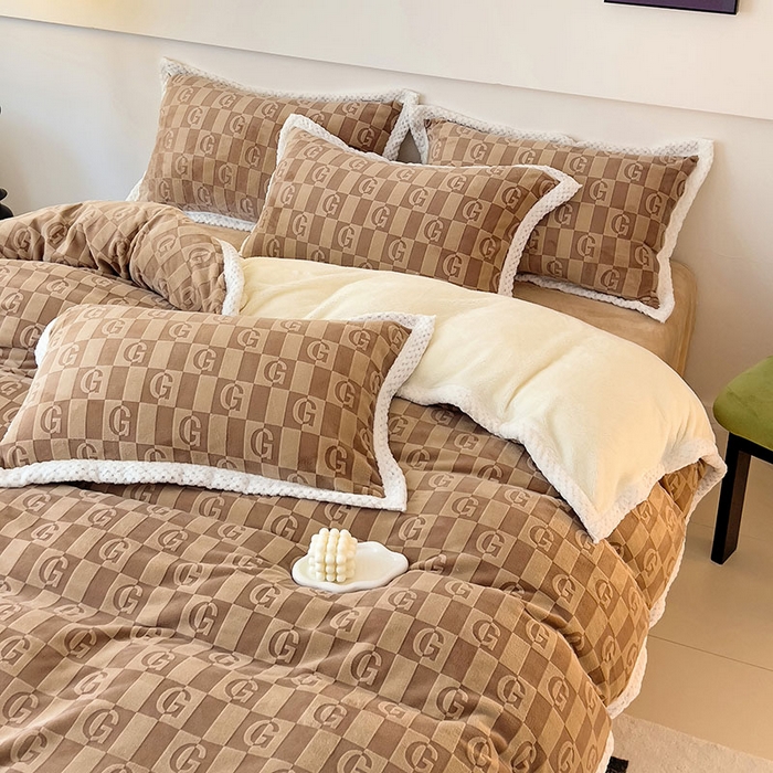 91家纺网 家纺一手货源 找家纺 2024新款简约包边全消光雕花牛奶绒兔兔绒四件套 包边绒 麦格娅 咖