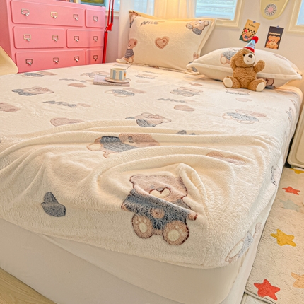 韩巢家纺 2024新款加厚雪花绒卡通印花保暖床笠三件套 英伦熊