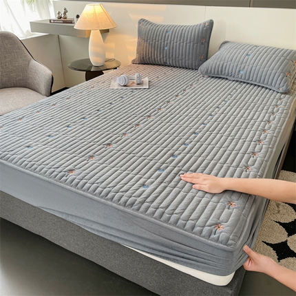 2024新款A类纯色牛奶绒刺绣薄款床垫加厚绒保暖床笠床护垫 艾维-深灰（床笠款）