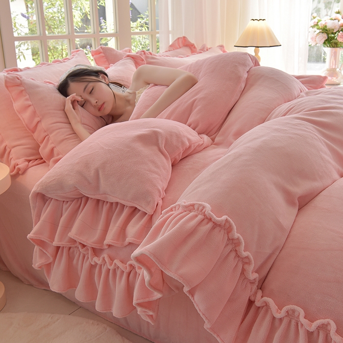 91家纺网 家纺一手货源 找家纺 简爱家纺 2025新款轻奢欧式加厚高克重牛奶绒四件套 桃桃粉