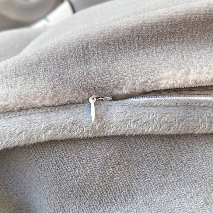 91家纺网 家纺一手货源 找家纺 2024秋冬A类牛奶绒加厚夹棉床笠+牛奶绒被套四件套字母狗