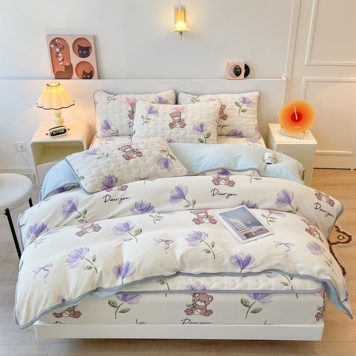 91家纺网 家纺一手货源 找家纺 2024秋冬A类牛奶绒加厚夹棉床笠+牛奶绒被套四件套贝贝熊