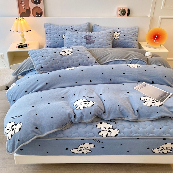 91家纺网 家纺一手货源 找家纺 2024秋冬A类牛奶绒加厚夹棉床笠+牛奶绒被套四件套汪星人