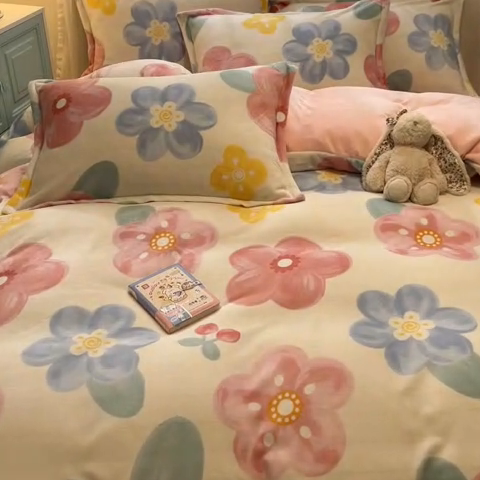 91家纺网 家纺一手货源 找家纺 慕尚家纺 2025新款3.5kg高克重田园花卉类牛奶绒四件套 菲娜