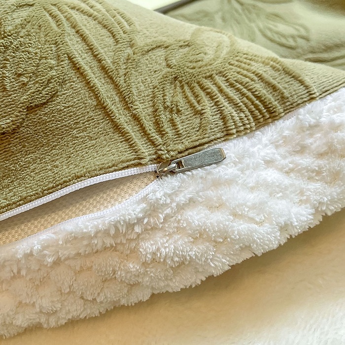 91家纺网 家纺一手货源 找家纺 2024新款简约包边全消光雕花牛奶绒兔兔绒四件套 雕花包边- 枝枝叶叶 海棠绿