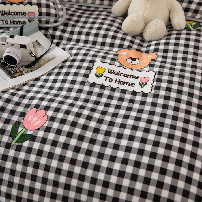 91家纺网 家纺一手货源 找家纺 雨萝家纺 2024新款亲肤舒适牛奶绒四件套 格子熊