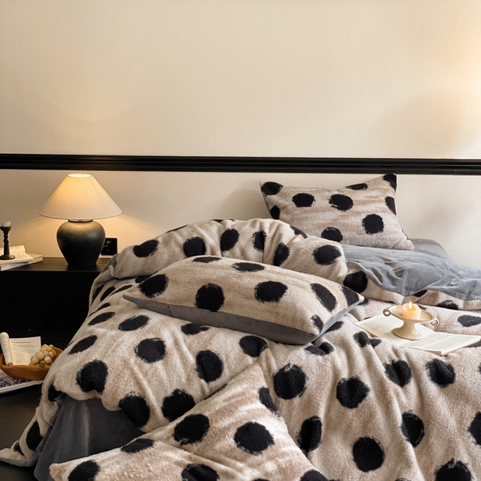 91家纺网 家纺一手货源 找家纺 2025秋冬新品保暖加厚绒类多莉羊绒四件套-【玛丽亚】 鲁克林淡可可