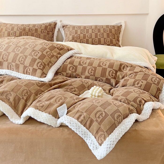 91家纺网 家纺一手货源 找家纺 2024新款简约包边全消光雕花牛奶绒兔兔绒四件套 包边绒 麦格娅 咖