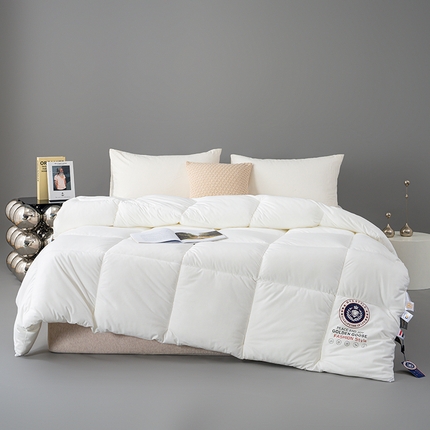 91家纺网 家纺一手货源 找家纺 2024秋冬新品抗菌冬被子被芯 白色