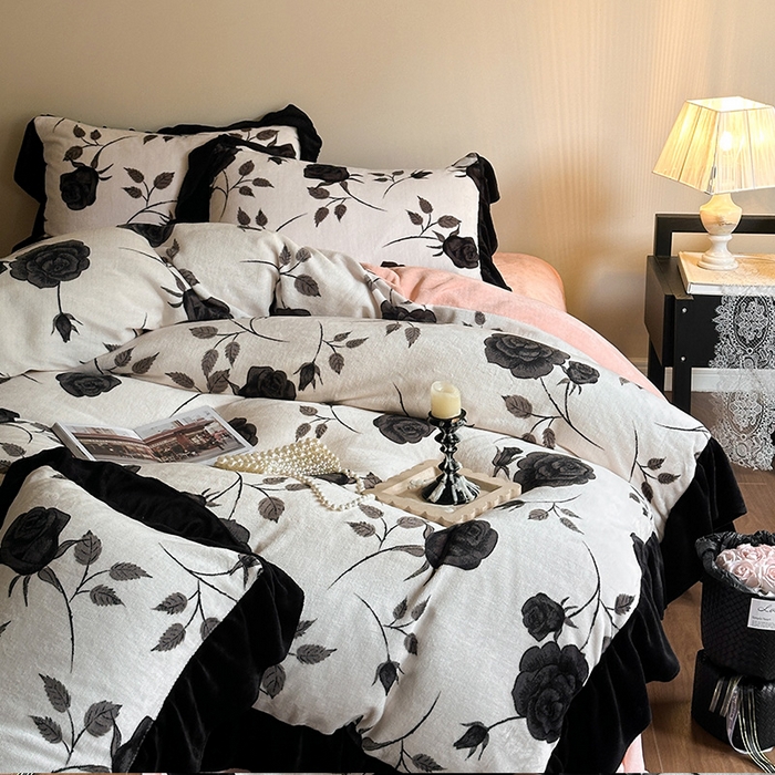 91家纺网 家纺一手货源 找家纺 2024新款加厚保暖高克重法式赫本风牛奶绒四件套 法式-暗夜玫瑰