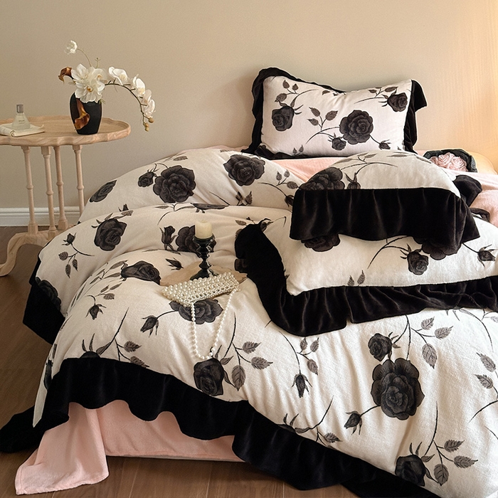 91家纺网 家纺一手货源 找家纺 2024新款加厚保暖高克重法式赫本风牛奶绒四件套 法式-暗夜玫瑰