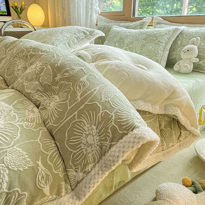 91家纺网 家纺一手货源 找家纺 2024新款简约包边全消光雕花牛奶绒兔兔绒四件套 雕花包边- 安妮花苑 绿