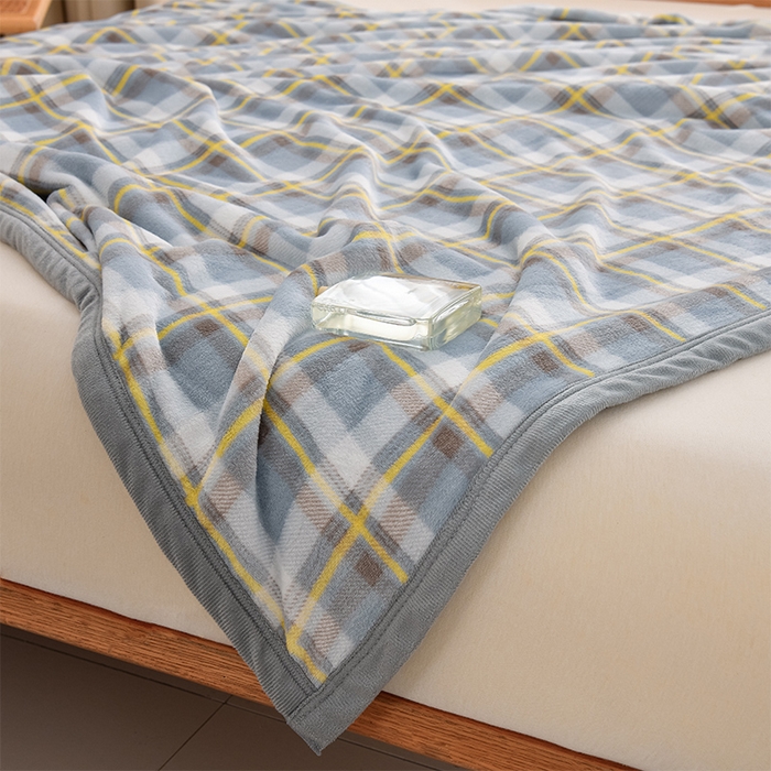 91家纺网 家纺一手货源 找家纺 仟人梦 2024新款A类高克重保暖法兰绒多功能保暖毛毯 简约蓝