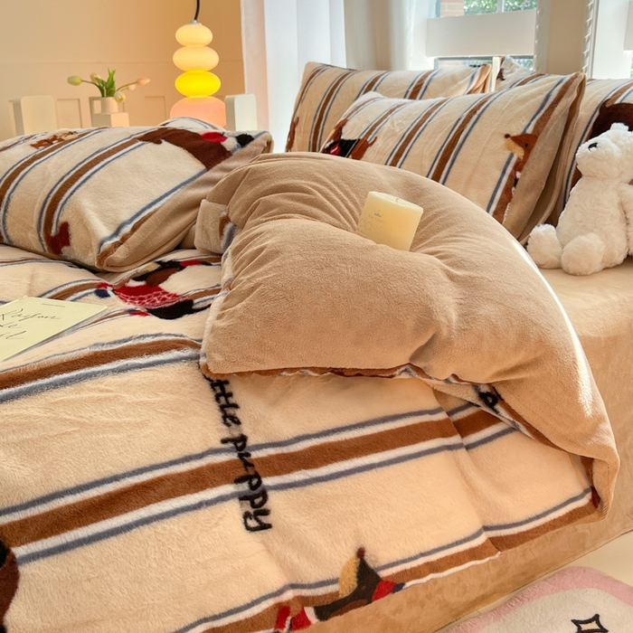 91家纺网 家纺一手货源 找家纺 慕澄家纺 2024新款兔绒牛奶绒加厚保暖印花四件套 腊肠狗