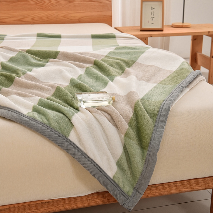 91家纺网 家纺一手货源 找家纺 仟人梦 2024新款A类高克重保暖法兰绒多功能保暖毛毯 绿大格