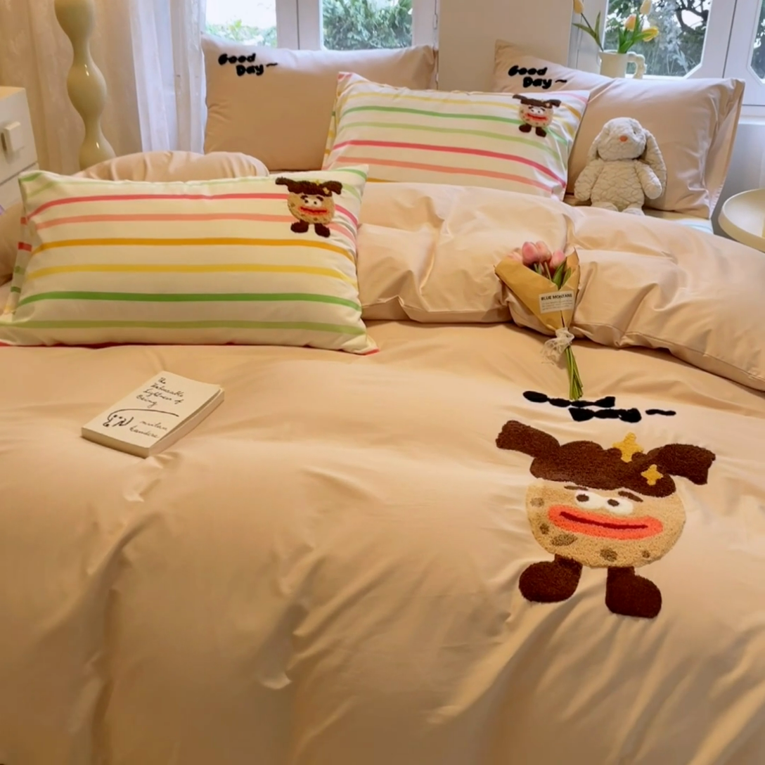 91家纺网 家纺一手货源 找家纺 吉象家纺 2024新款全棉斜纹毛巾绣混搭四件套 香肠嘴娃娃