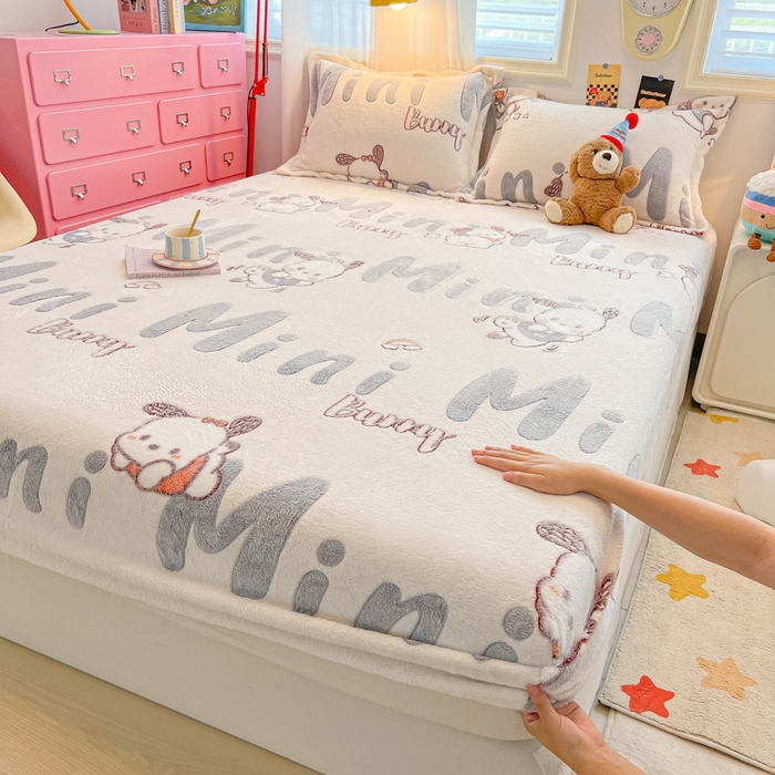 91家纺网 家纺一手货源 找家纺 韩巢家纺 2024新款加厚雪花绒卡通印花保暖床笠三件套 米菲