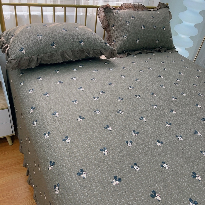 91家纺网 家纺一手货源 找家纺 2024新款亲肤舒适法式床盖三件套 咖啡豆米奇