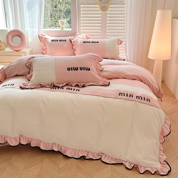 91家纺网 家纺一手货源 找家纺 （总）凯美家居 2024新款牛奶绒刺绣花边四件套-美丽格