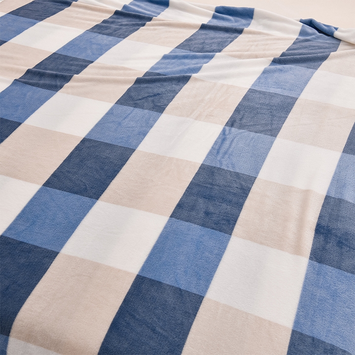 91家纺网 家纺一手货源 找家纺 仟人梦 2024新款A类高克重保暖法兰绒多功能保暖毛毯 蓝大格