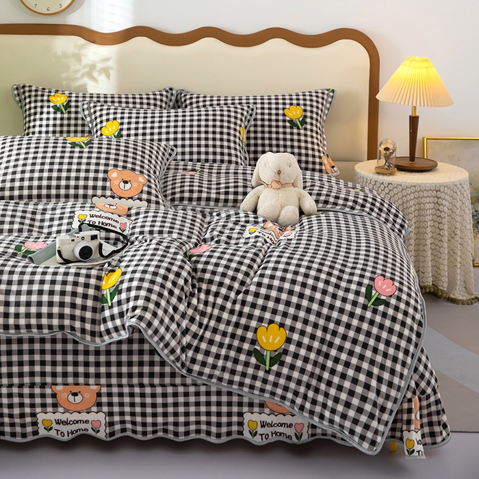 91家纺网 家纺一手货源 找家纺 雨萝家纺 2024新款亲肤舒适牛奶绒四件套 格子熊