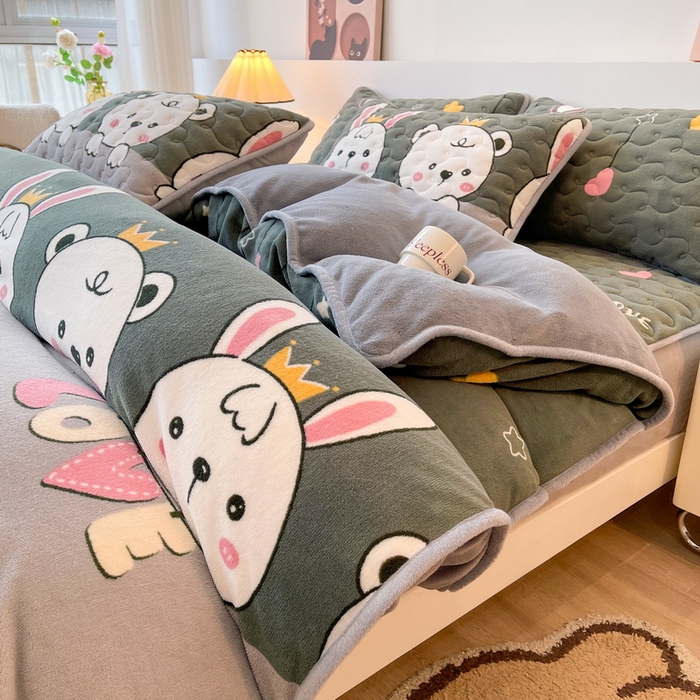 91家纺网 家纺一手货源 找家纺 2024秋冬A类牛奶绒加厚夹棉床笠+牛奶绒被套四件套欢乐派对