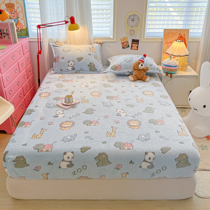 91家纺网 家纺一手货源 找家纺 韩巢家纺 2024新款加厚雪花绒卡通印花保暖床笠三件套 动物世界